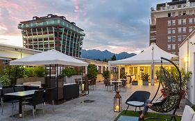 Agora' Palace Hotel